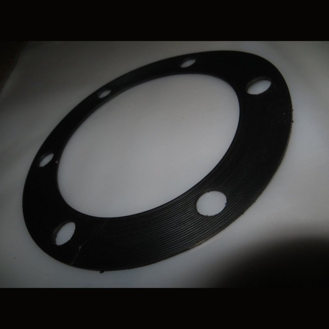 Прокладка горловины танка